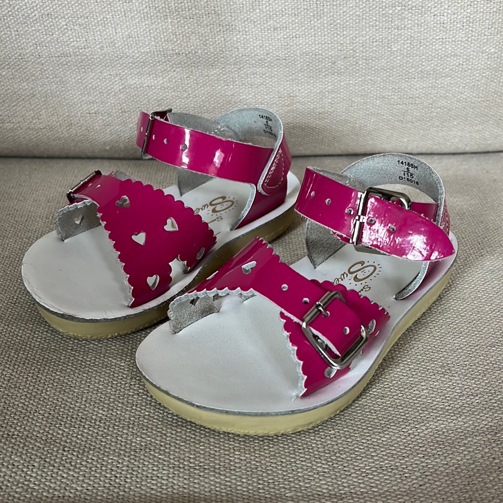 Sun-San Sweetheart Sandal, Fuschia